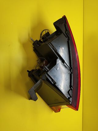 ✅PILOTO TRASERO DERECHO RENAULT MEGANE IV