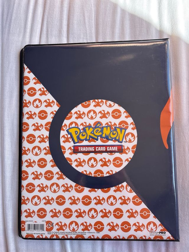 Album charizard original 2020