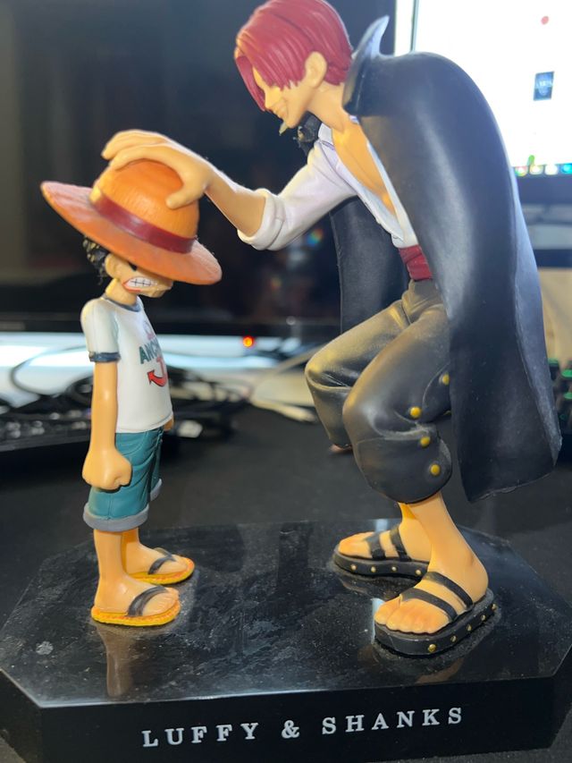 FIGURA LUFFY SHANKS ONE PIECE