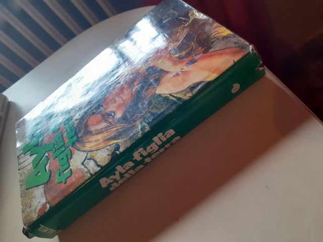 Ayla figlia della terra by Jean M. Auel