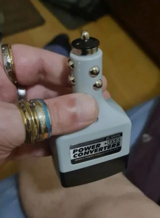 Adaptador INVERSOR de Coche de 12v-24v a 220v 10W