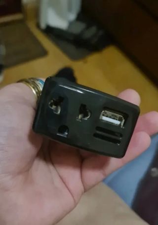 Adaptador INVERSOR de Coche de 12v-24v a 220v 10W