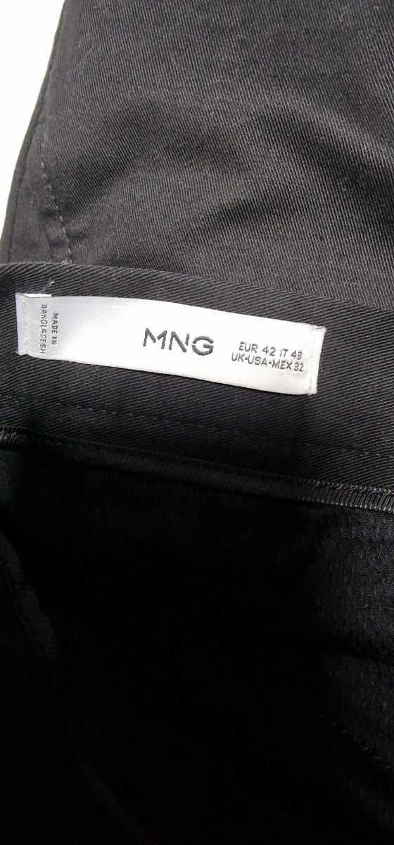 Pantalon Chino Negro de Mango