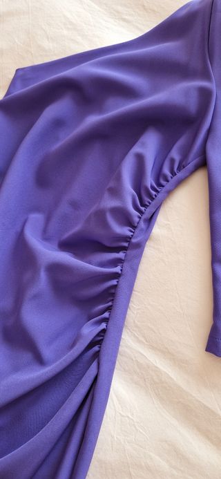 Abito da ospite aderente viola