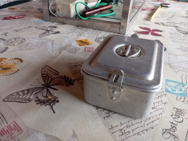 Caja aparejos pesca antiguos