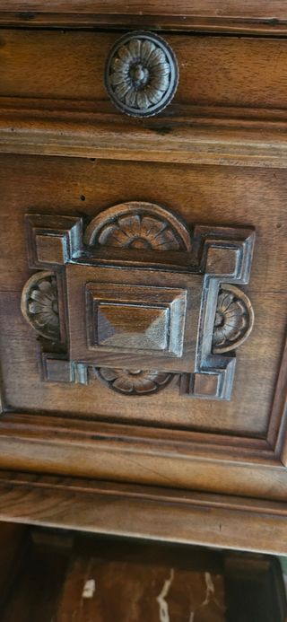 Mesitas de noche antiguas