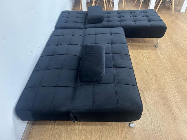 Sofá negro barato y económico.