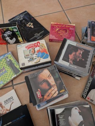 Lotto CD musicali e film DVD