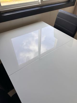 Mesa cocina // comedor blanca brillante