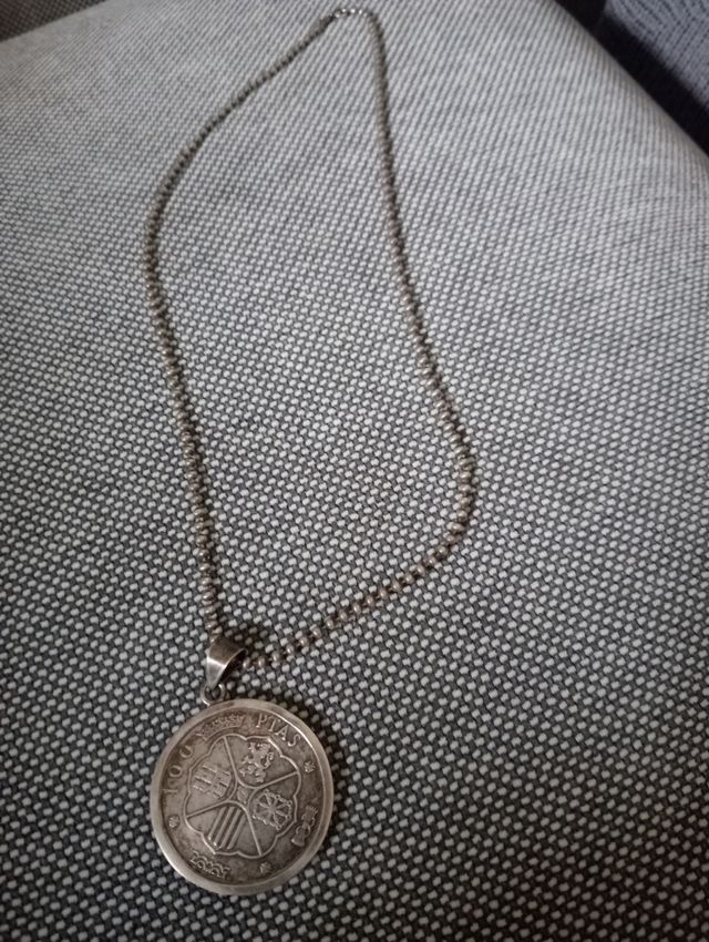 Cadena y colgante de plata