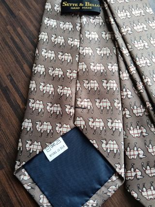 Corbata camello