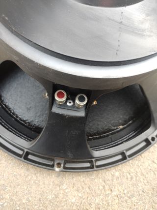 Altavoz. Bafles. Parlante . Woofer