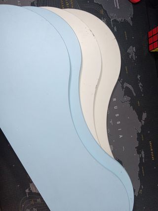 4 Estanterías blancas y azules