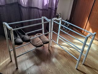 DOS MODULOS DE ZAPATEROS 