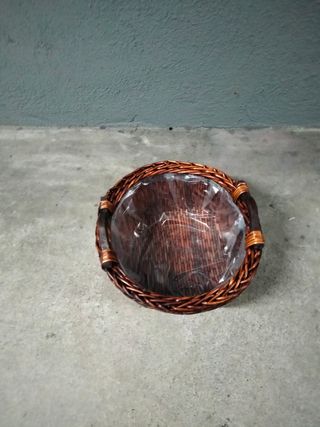 Cesta de  mimbre  sin usar 