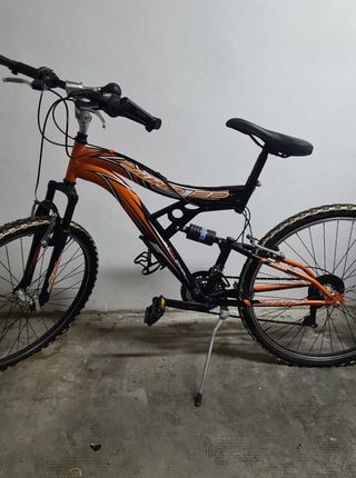 Nuovissima bicicletta mountain bike