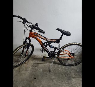 Nuovissima bicicletta mountain bike