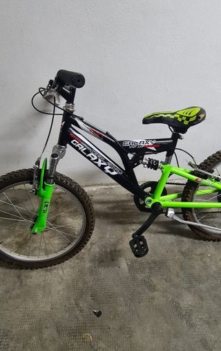 Nuovissima bicicletta mountain bike 