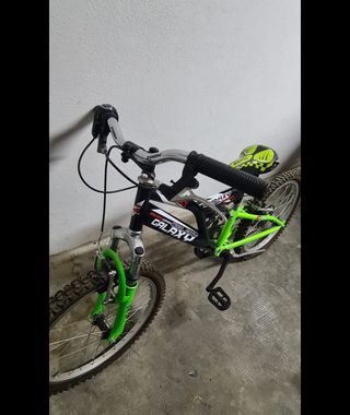 Nuovissima bicicletta mountain bike 