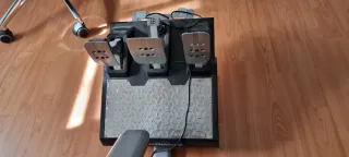 Simulador cockpit, volante y pedales