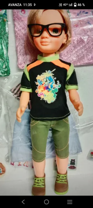 Muñeco lucas news nuevo,con gafas original