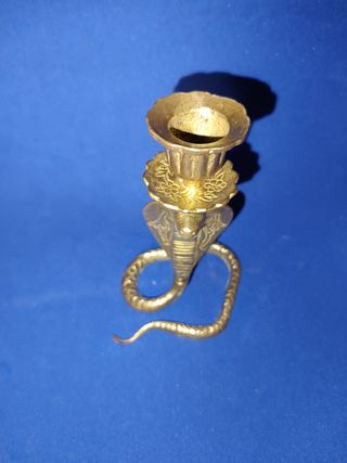 CANDELABRO DE LATON FORMA DE COBRA