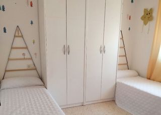 Cuelga estantería arbol