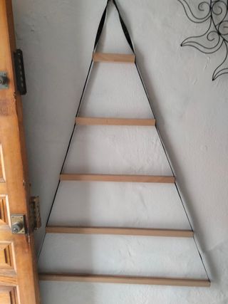 Cuelga estantería arbol