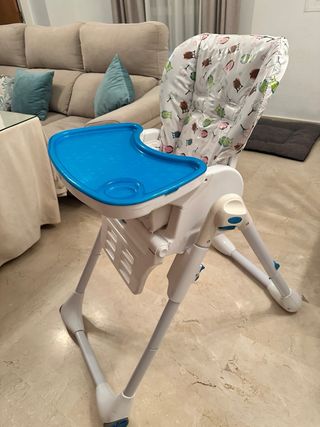 Cuna ikea y trona ( regalo humidificador aparte)