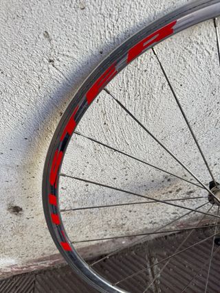 Ruota anteriore bici da corsa Ambrosio