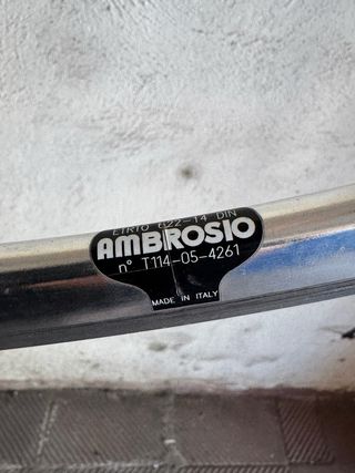 Ruota anteriore bici da corsa Ambrosio