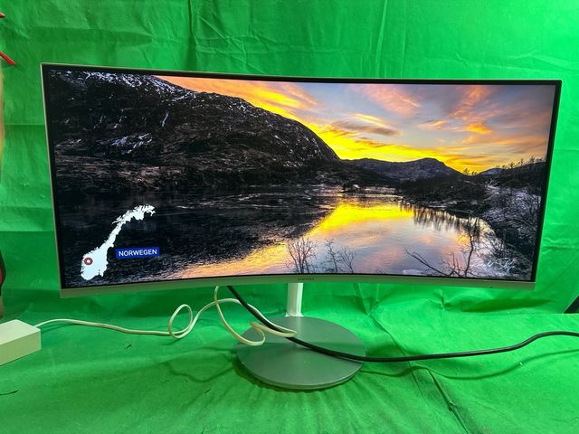 Monitor curvo panorámico Samsung QLED 34”