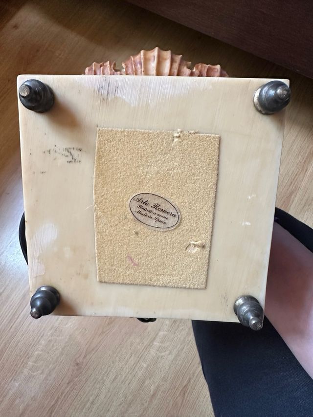 Lámpara de mesa.