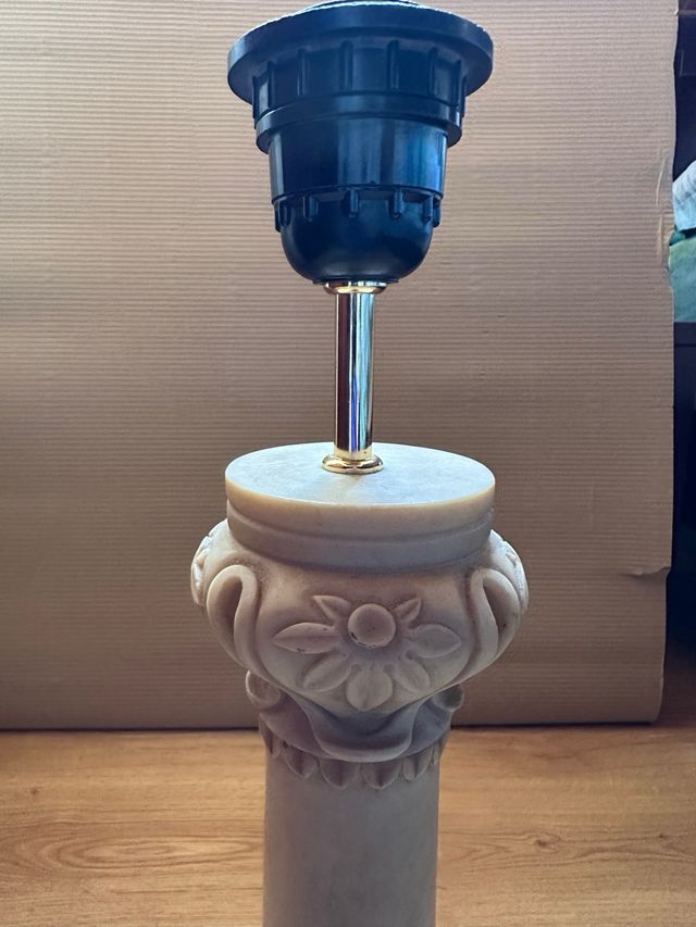 Lámpara de mesa.