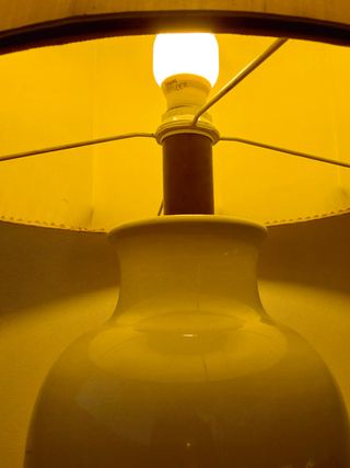 LAMPADA DA TAVOLO E DA TERRA