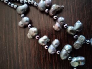 Collana perle grigie