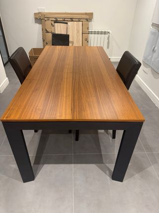 Mesa comedor o reuniones madera BoConcept