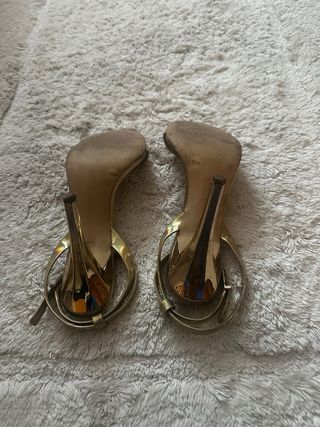 Sandalias tacón doradas BCBGeneration