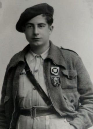 Guerra civil talla madera emblema Acción Católi