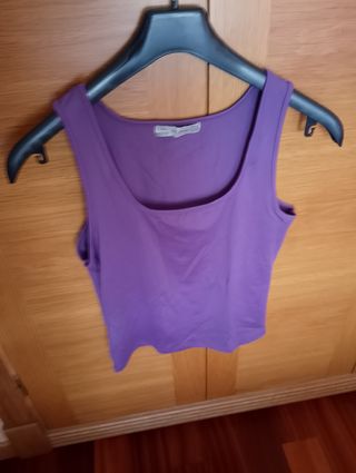 Camiseta chica de asas. Morada. Talla M 