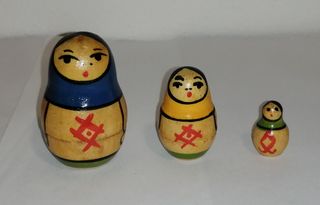 Coppia matrioske, russa e peruviana