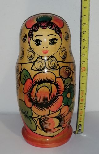 Coppia matrioske, russa e peruviana