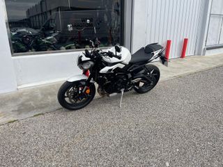 NAKED - TRIUMPH STREET TRIPLE 765 R