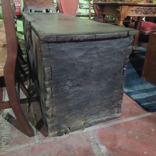 ANTIGUO ARCÓN DE CASTAÑO