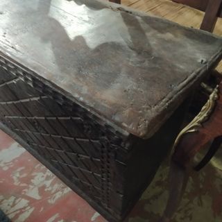 ANTIGUO ARCÓN DE CASTAÑO