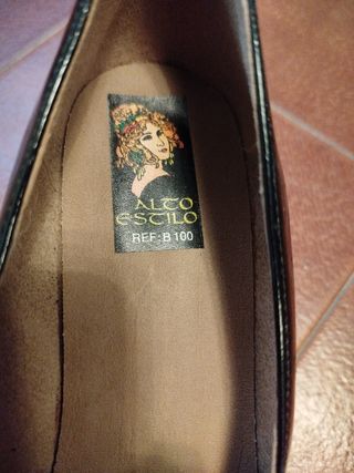 Tacones negros