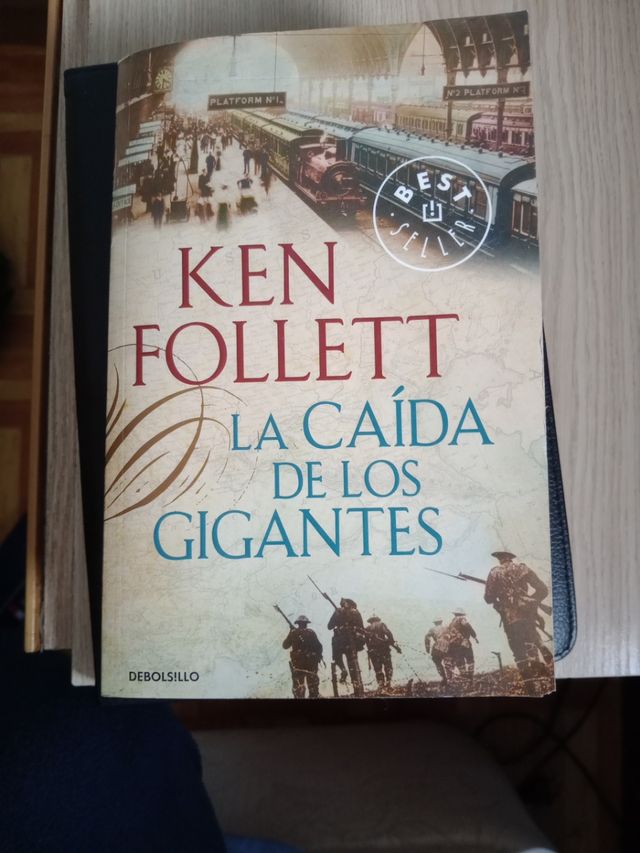 La caída de los gigantes (The Century 1) (Spanish Edition)