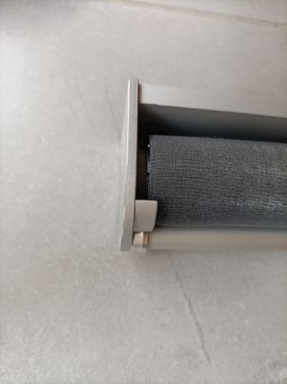 Estor enrollable, ajustable de largo