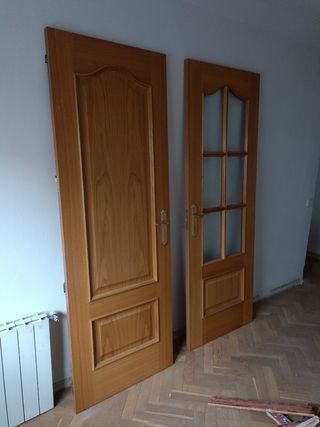 Puertas nuevas de madera