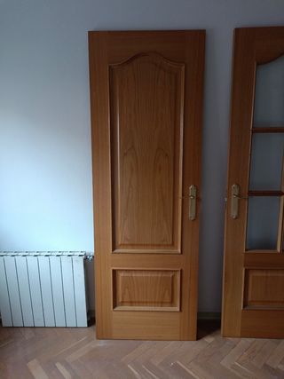 Puertas nuevas de madera